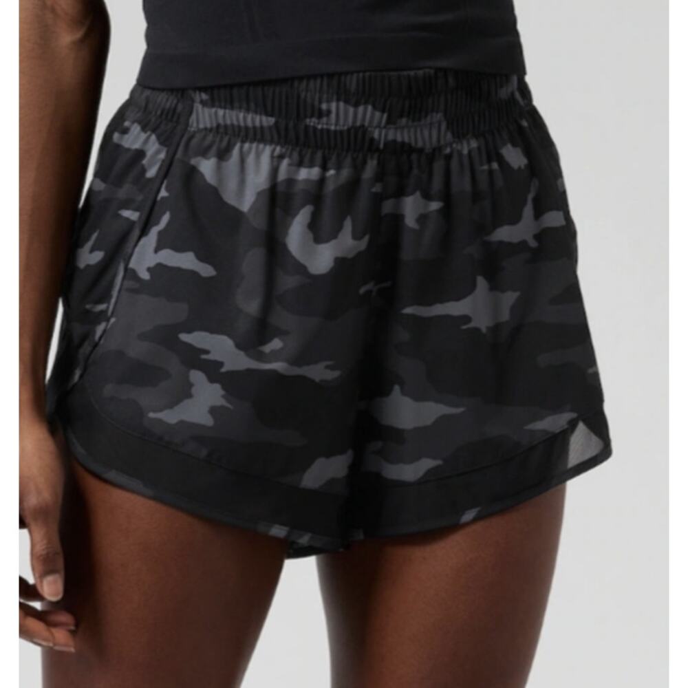 Athleta Racer Run Short 4.5" Black Camo Print Women's XS